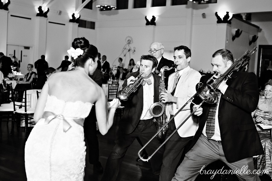 bride and live band Bucktown Allstars