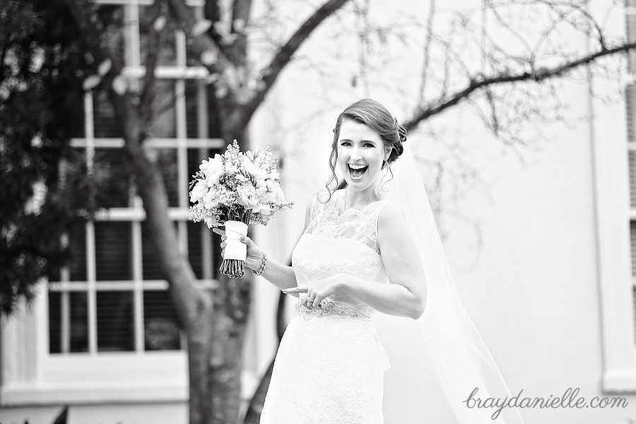 bride laughingg