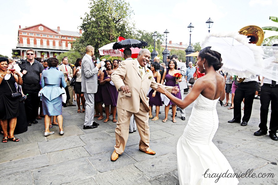 wedding party dance outside