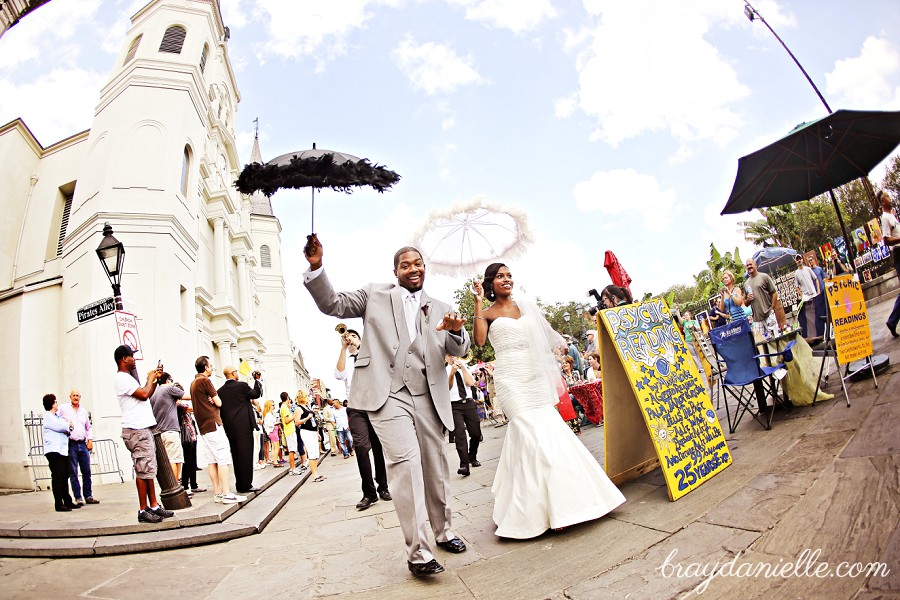 bride and groom outside second line